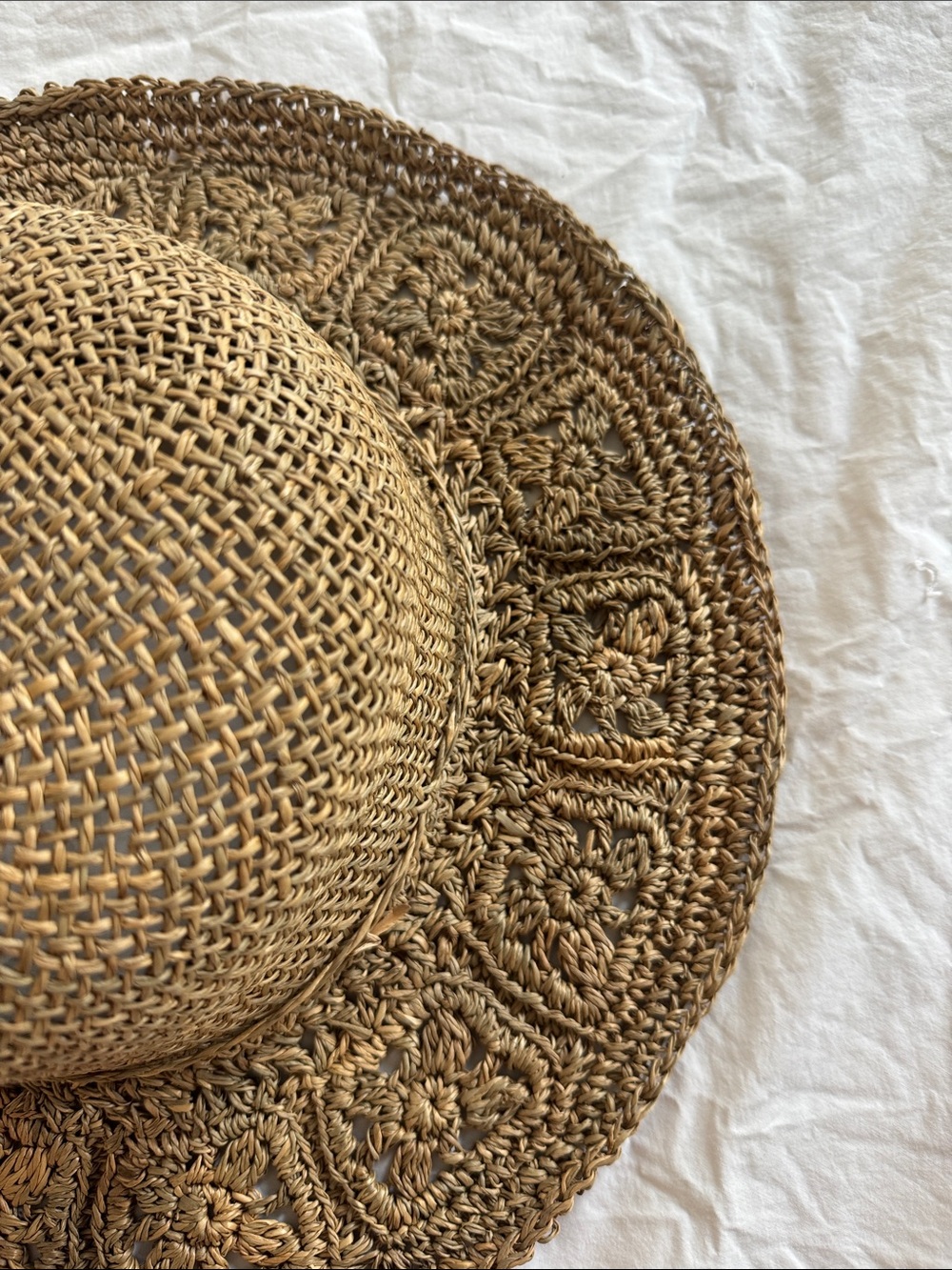Vintage 90’s Straw Summer Hat with Subtle Floral Patten - Picture 2 of 4